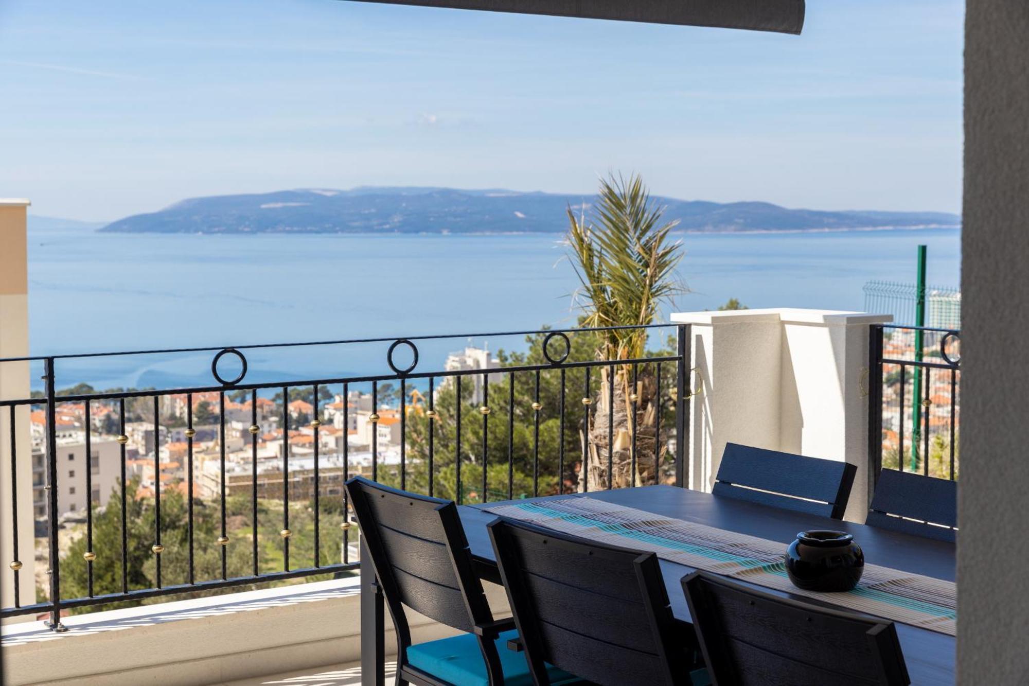 Villa Smaragd - Lapis - Luxury Apartment With Shared Pool Makarska Exterior photo