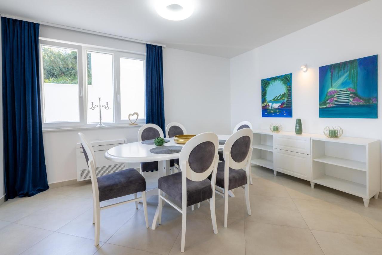Villa Smaragd - Lapis - Luxury Apartment With Shared Pool Makarska Exterior photo