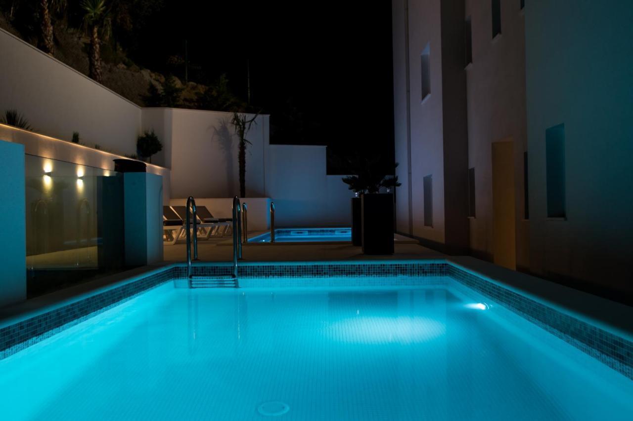 Villa Smaragd - Lapis - Luxury Apartment With Shared Pool Makarska Exterior photo