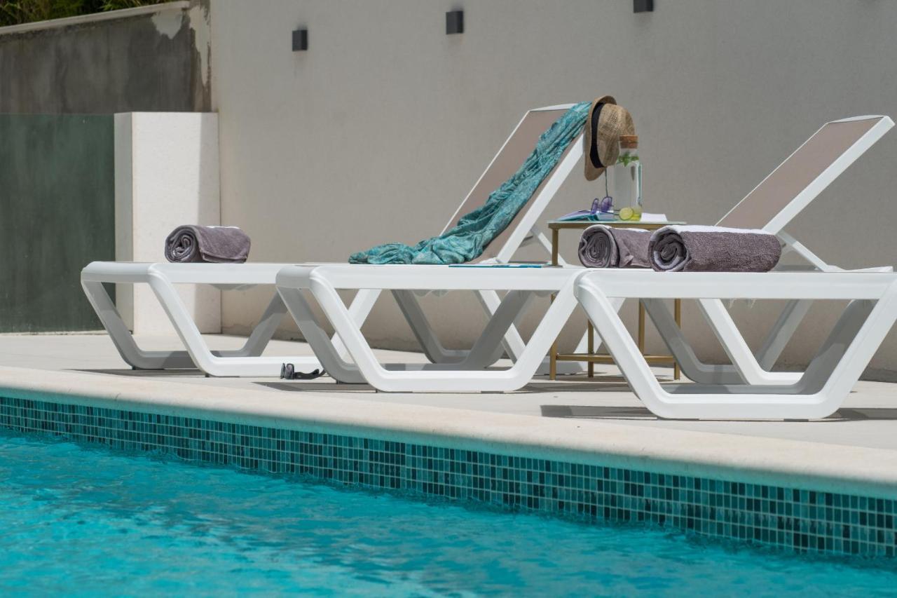 Villa Smaragd - Lapis - Luxury Apartment With Shared Pool Makarska Exterior photo
